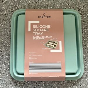 NWT Crofton Silicone Square Tray
